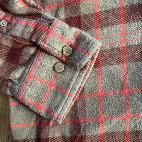 Men’s North Face flannel shirt - Picture 5 of 6